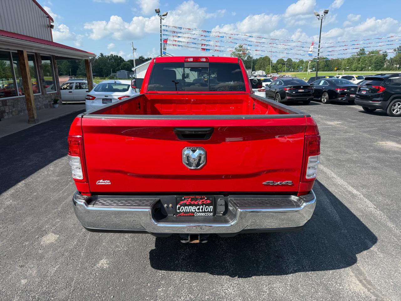 RAM 3500 Tradesman 4x4 Reg Cab 8' Box 2020