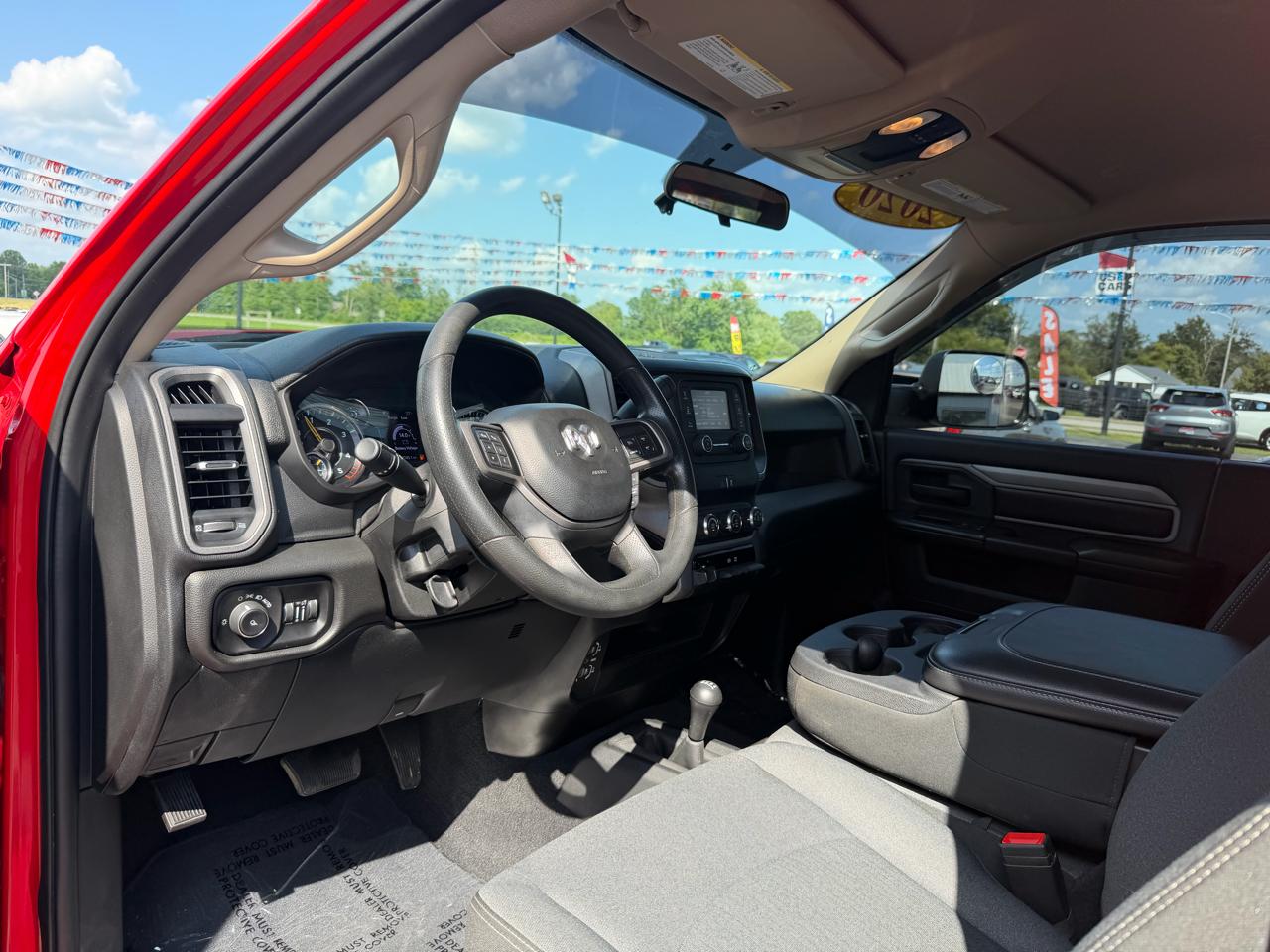 RAM 3500 Tradesman 4x4 Reg Cab 8' Box 2020