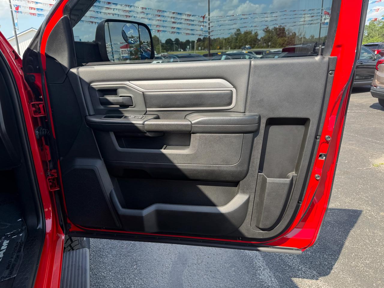RAM 3500 Tradesman 4x4 Reg Cab 8' Box 2020