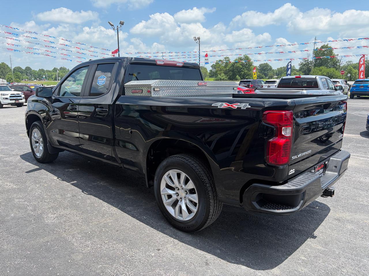 Chevrolet Silverado 1500 4WD Double Cab 147" Custom 2022