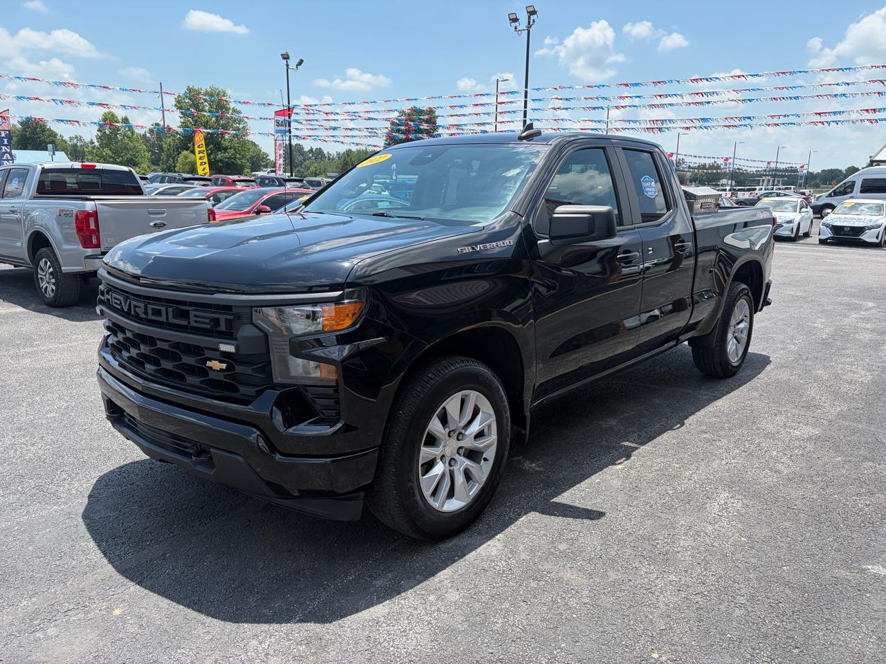 Chevrolet Silverado 1500 4WD Double Cab 147" Custom 2022