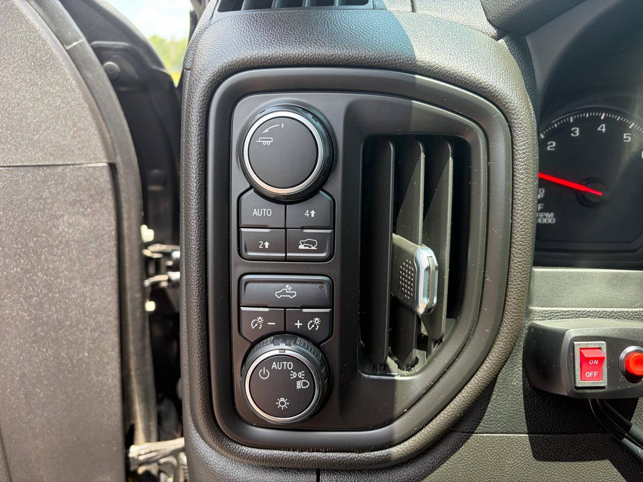 Chevrolet Silverado 1500 4WD Double Cab 147" Custom 2022