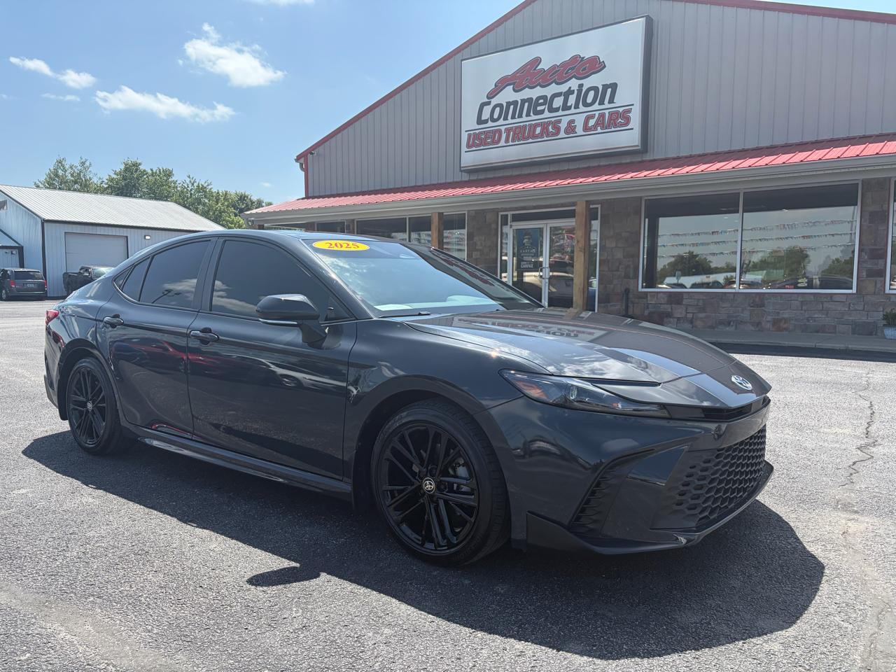 Toyota Camry XLE (Natl) 2025