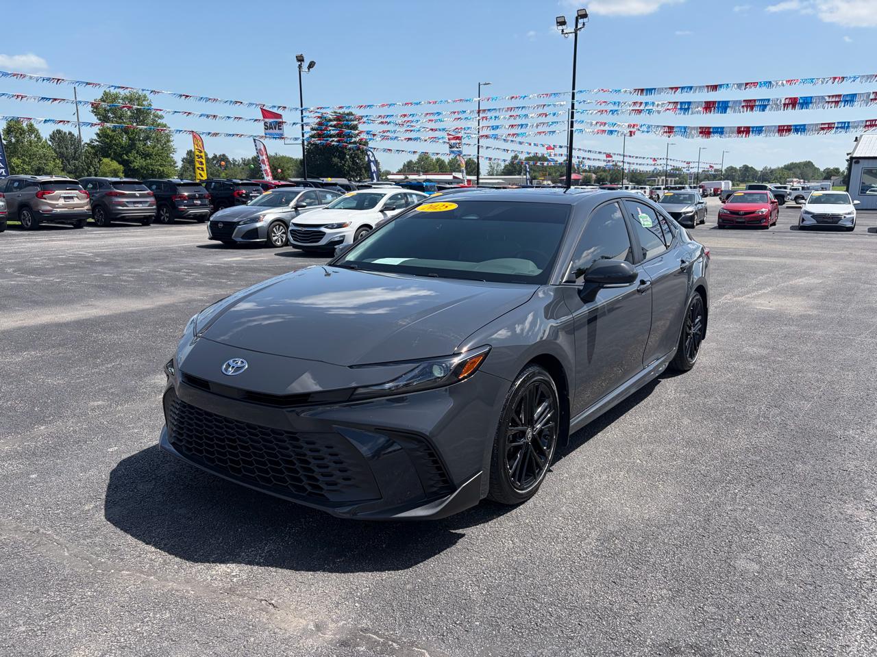 Toyota Camry XLE (Natl) 2025