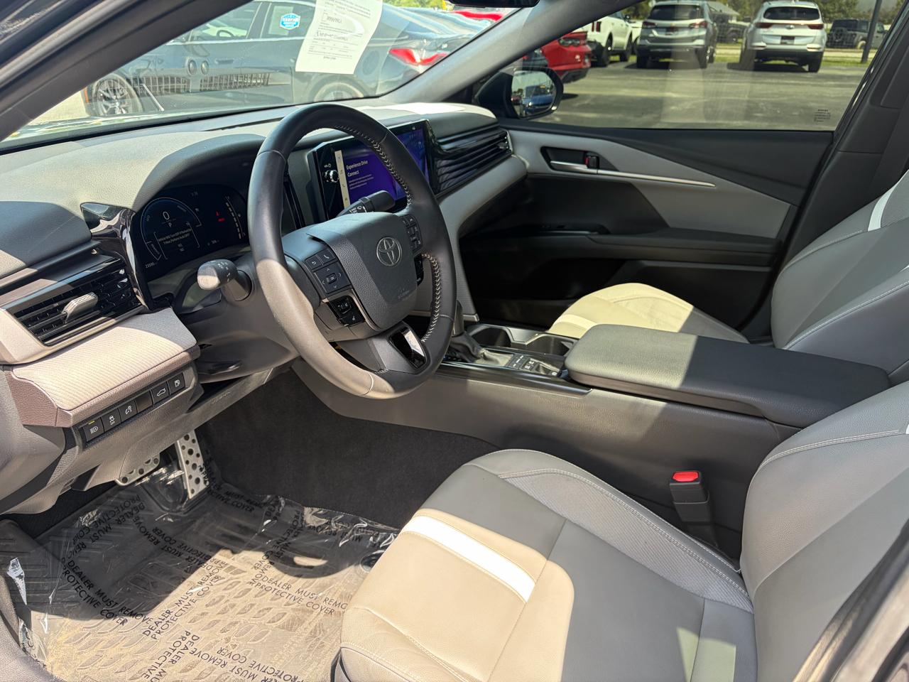 Toyota Camry XLE (Natl) 2025