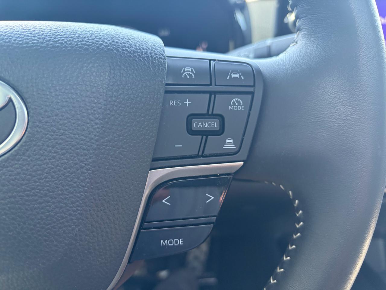 Toyota Camry XLE (Natl) 2025