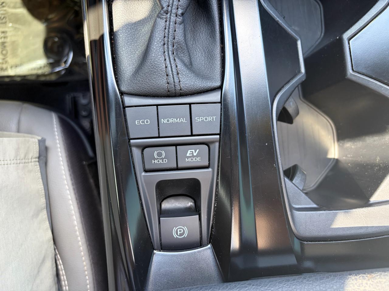 Toyota Camry XLE (Natl) 2025