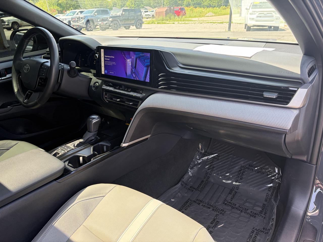 Toyota Camry XLE (Natl) 2025