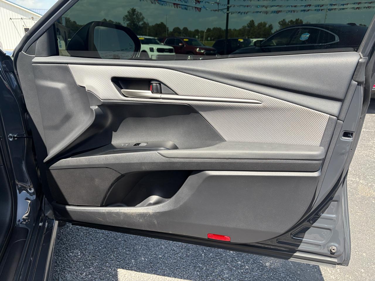 Toyota Camry XLE (Natl) 2025