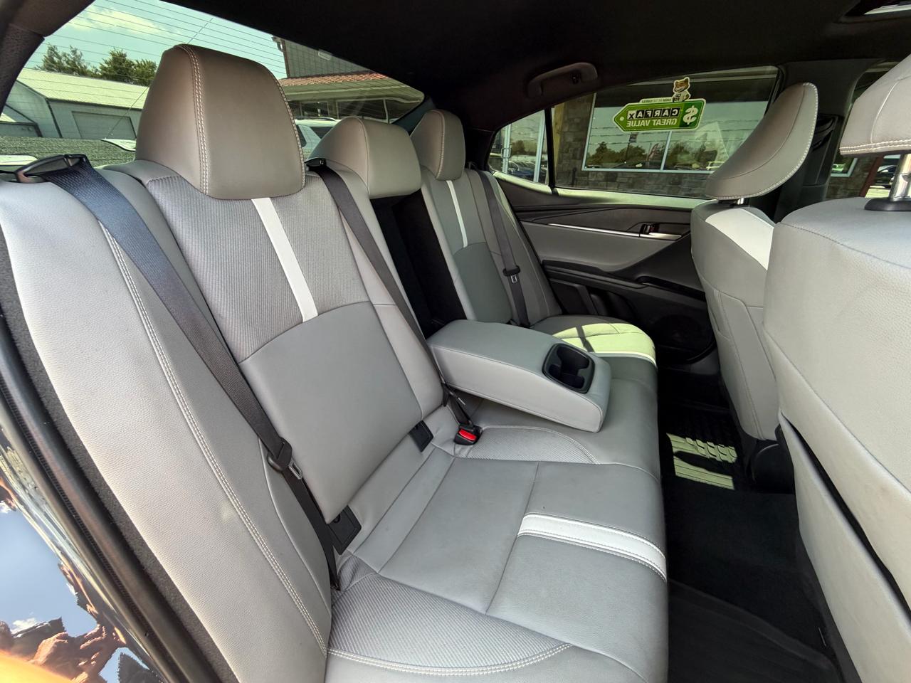 Toyota Camry XLE (Natl) 2025