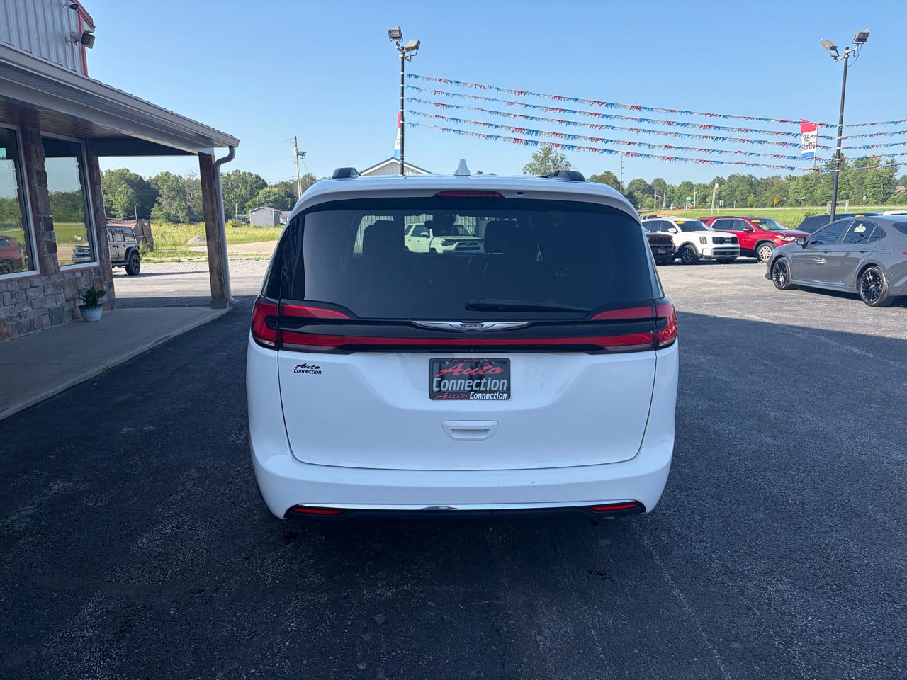 Chrysler Pacifica Touring L FWD 2022