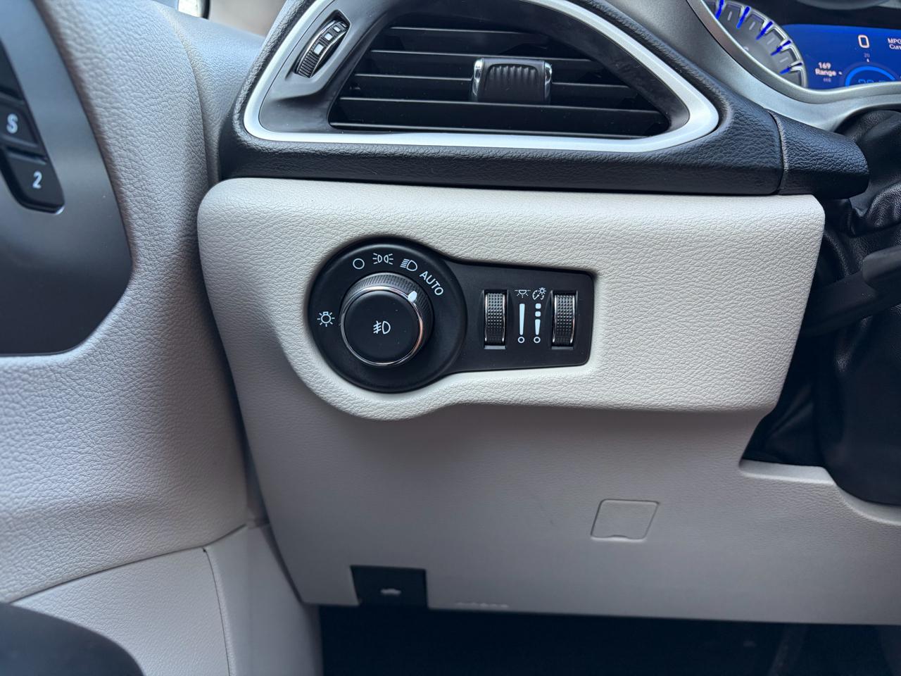 Chrysler Pacifica Touring L FWD 2022