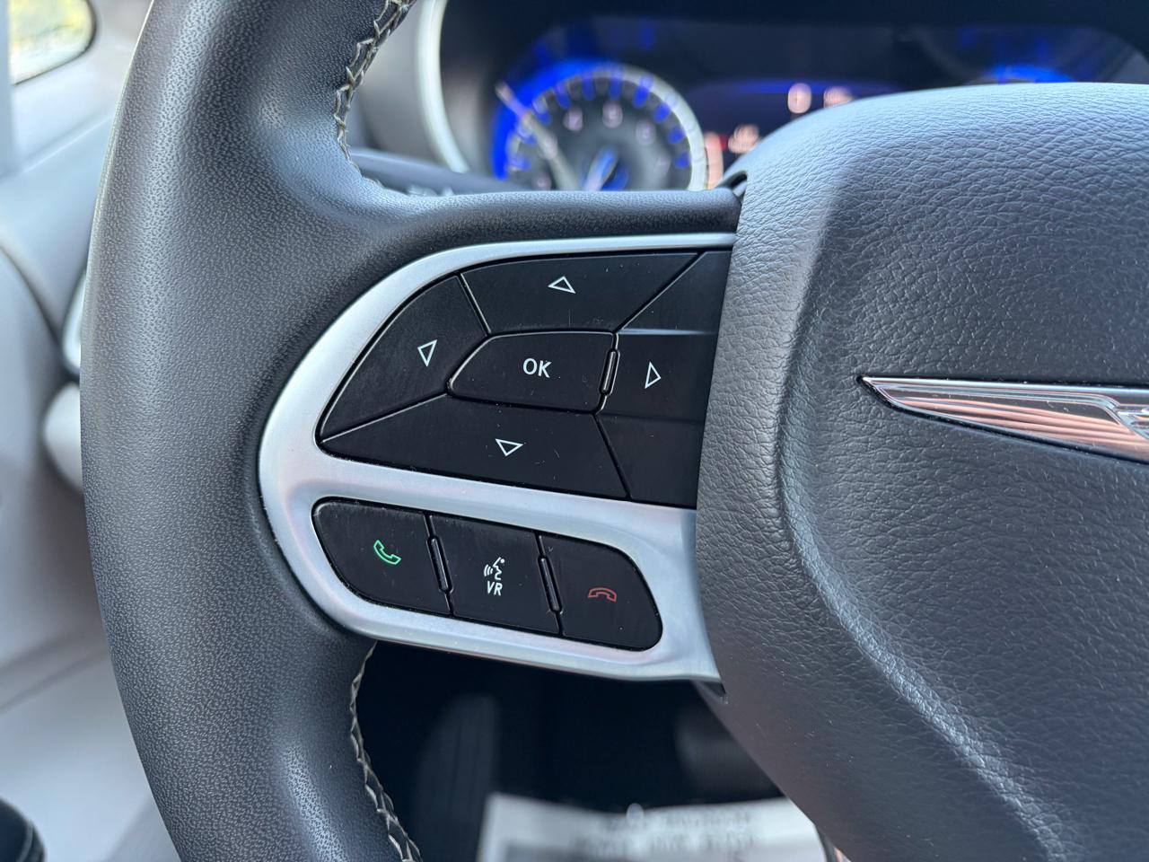 Chrysler Pacifica Touring L FWD 2022
