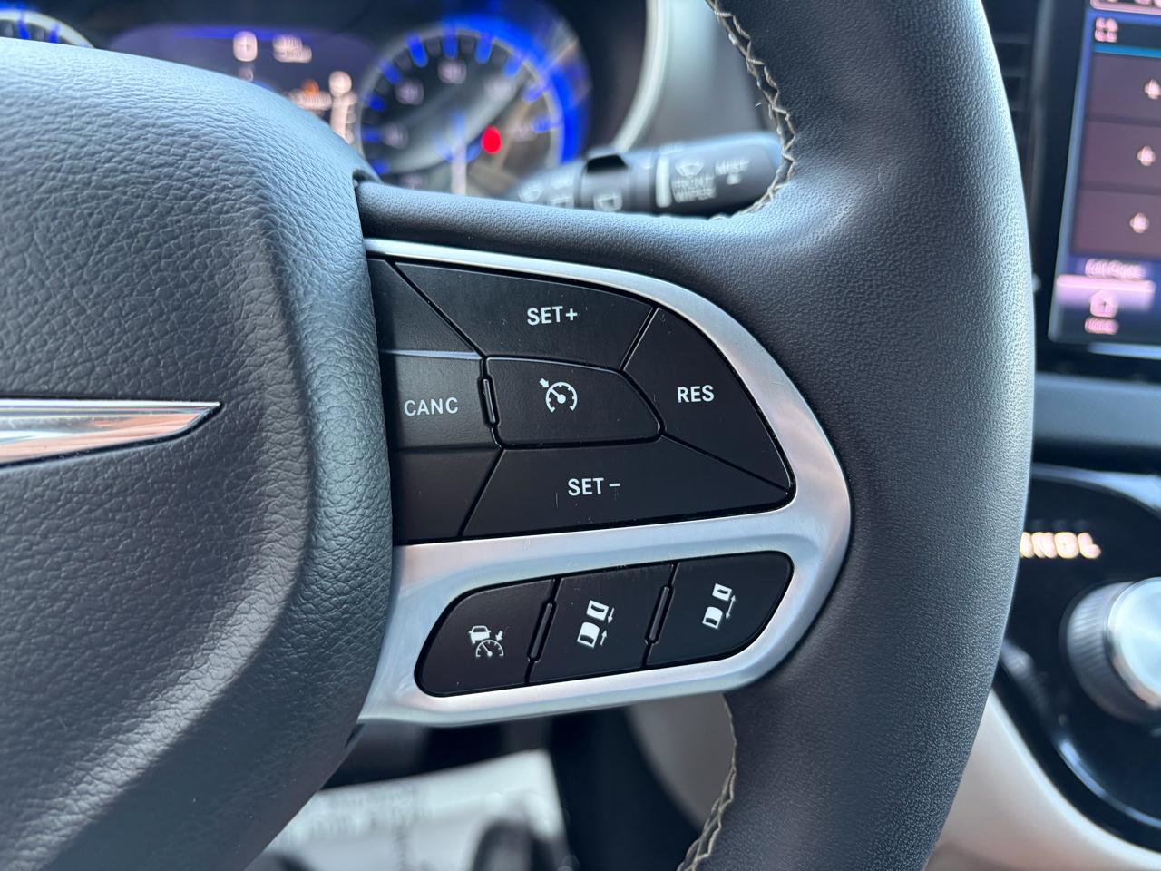 Chrysler Pacifica Touring L FWD 2022