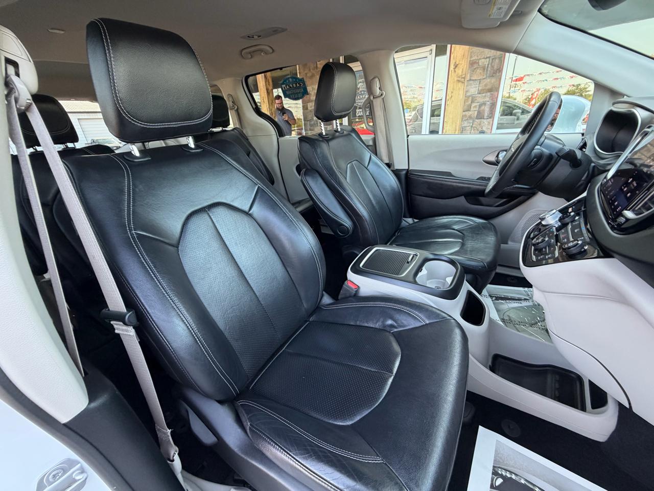 Chrysler Pacifica Touring L FWD 2022
