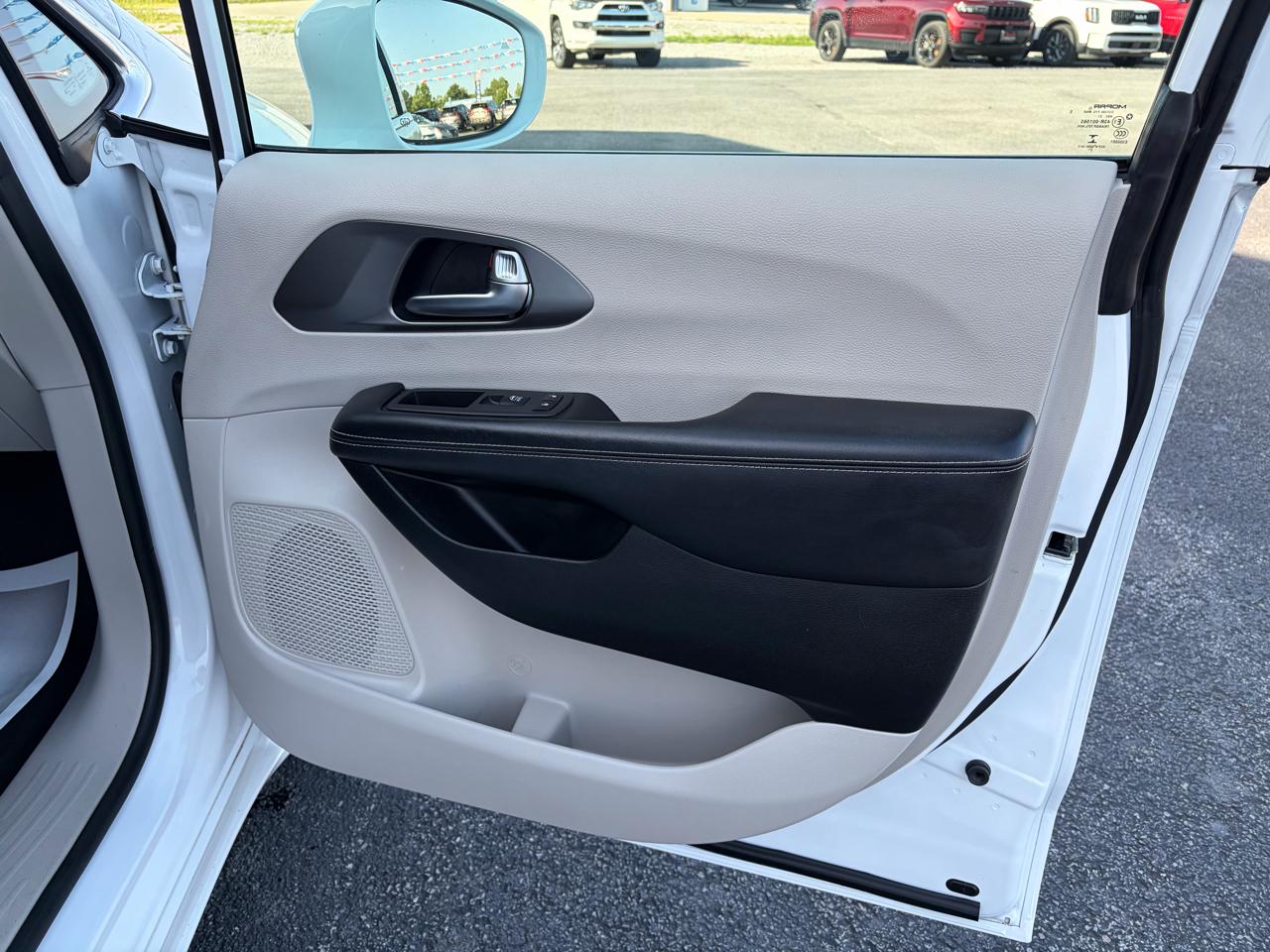 Chrysler Pacifica Touring L FWD 2022
