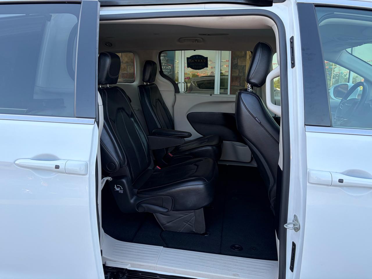 Chrysler Pacifica Touring L FWD 2022