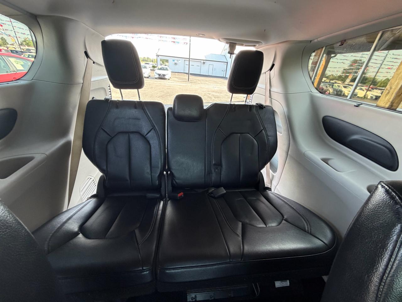 Chrysler Pacifica Touring L FWD 2022