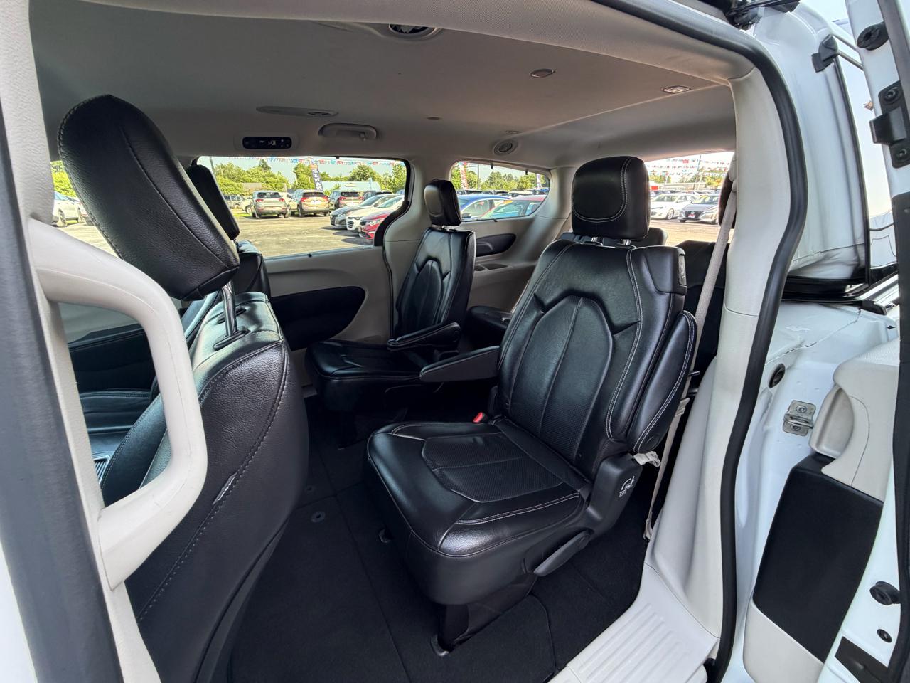 Chrysler Pacifica Touring L FWD 2022