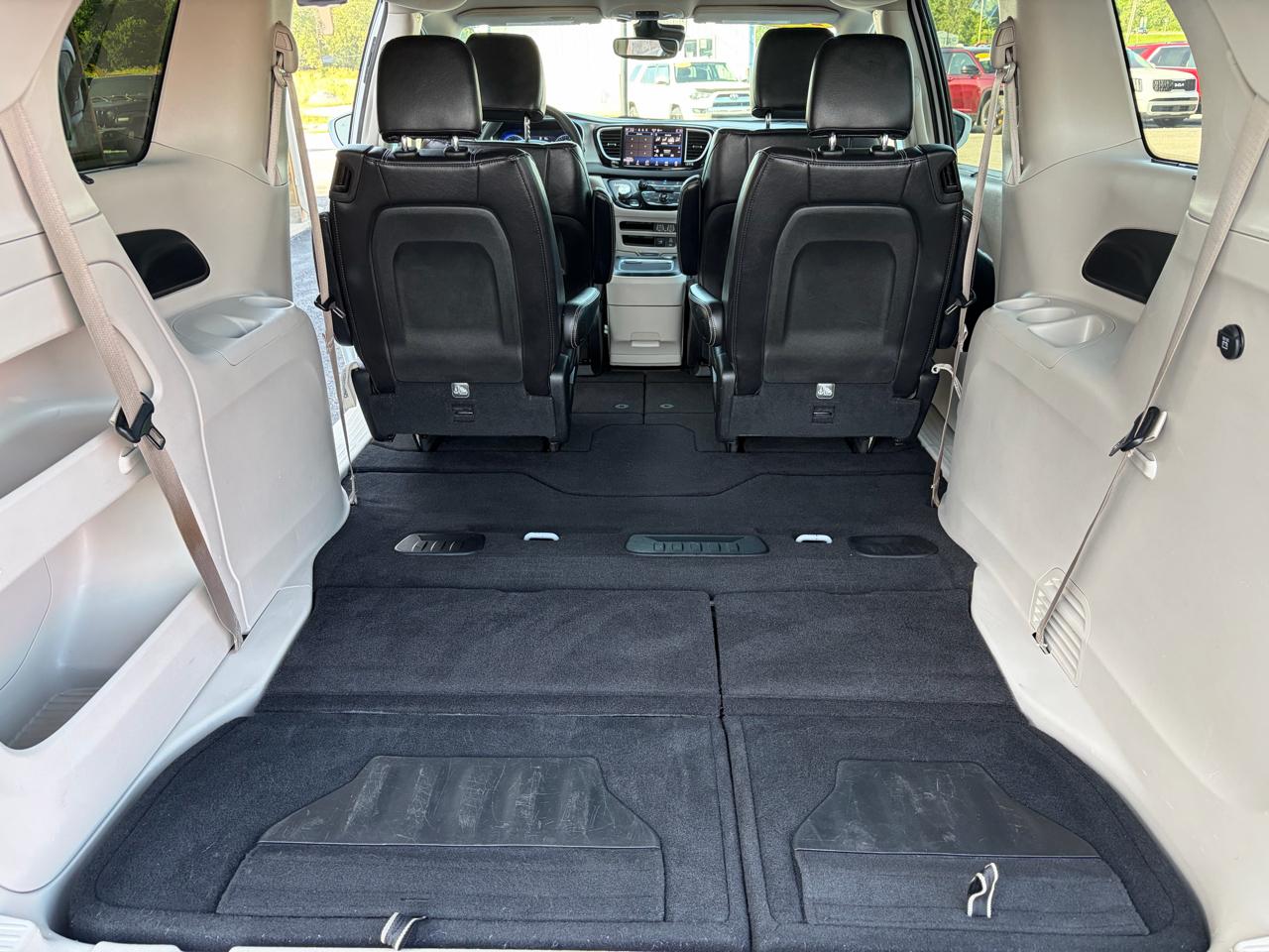 Chrysler Pacifica Touring L FWD 2022