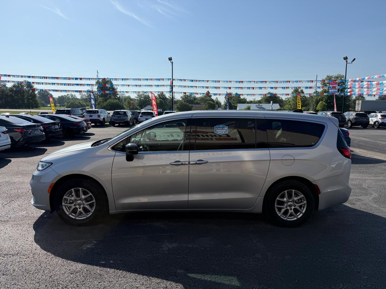 Chrysler Pacifica Touring L FWD 2024