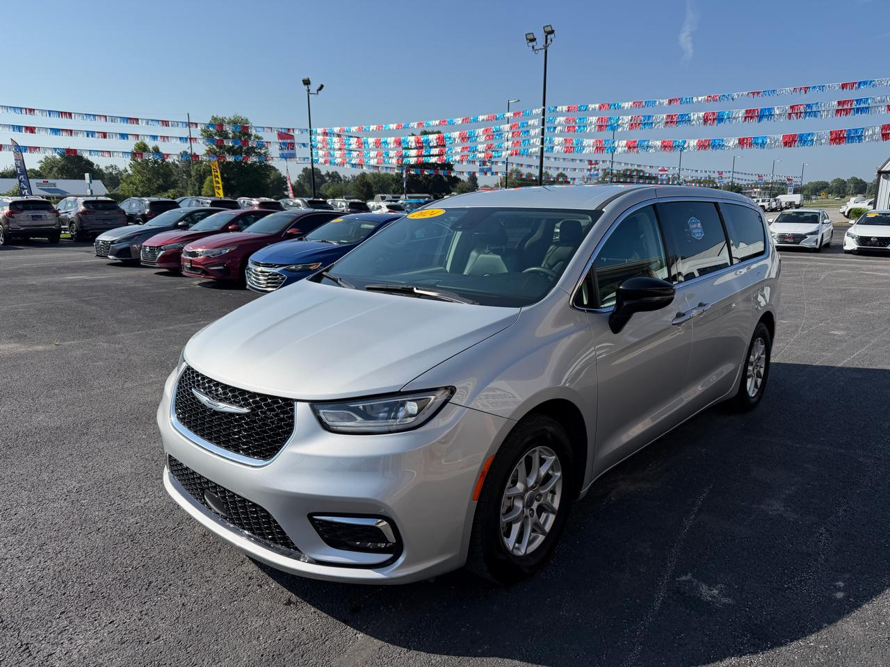 Chrysler Pacifica Touring L FWD 2024