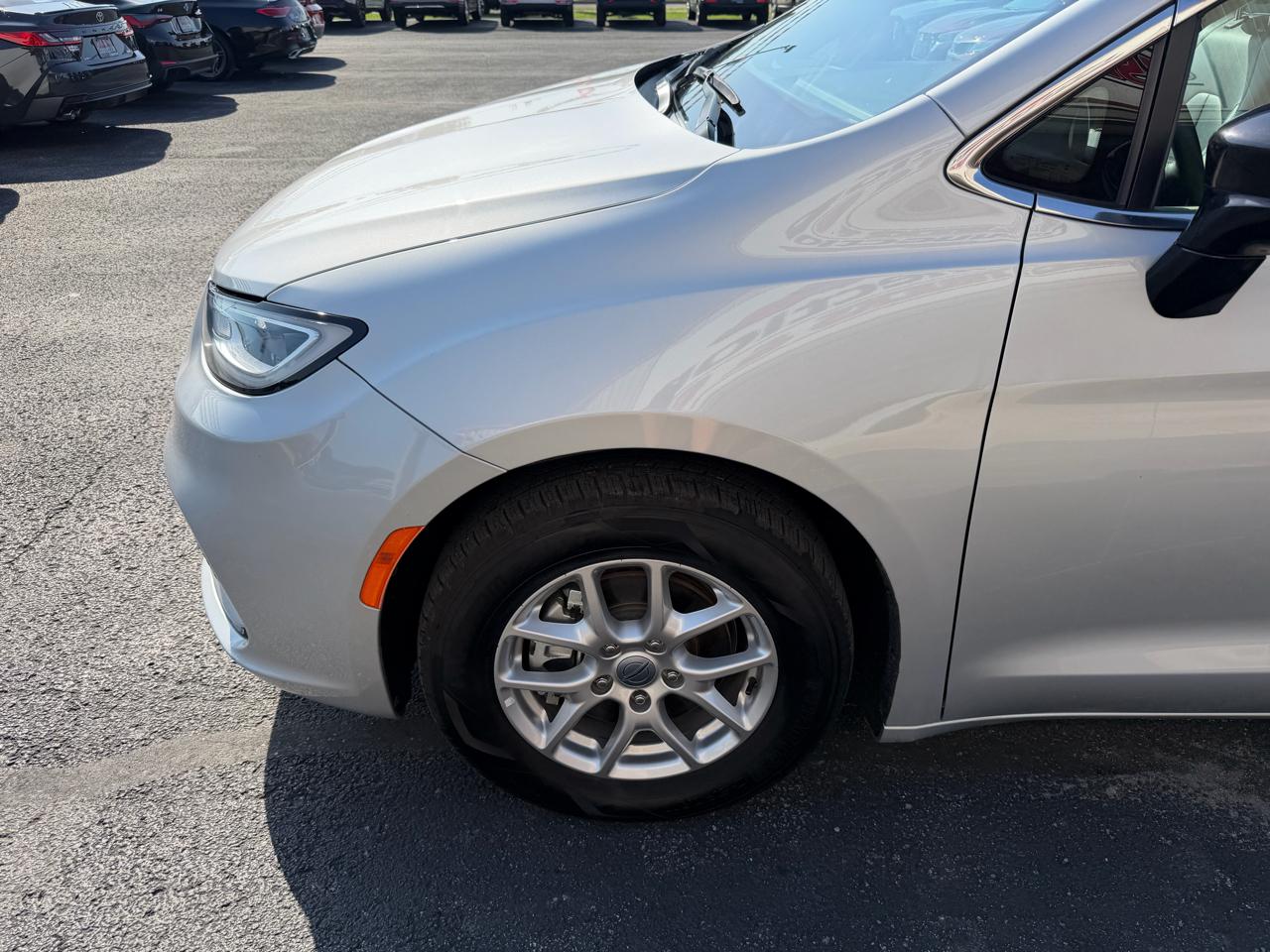 Chrysler Pacifica Touring L FWD 2024