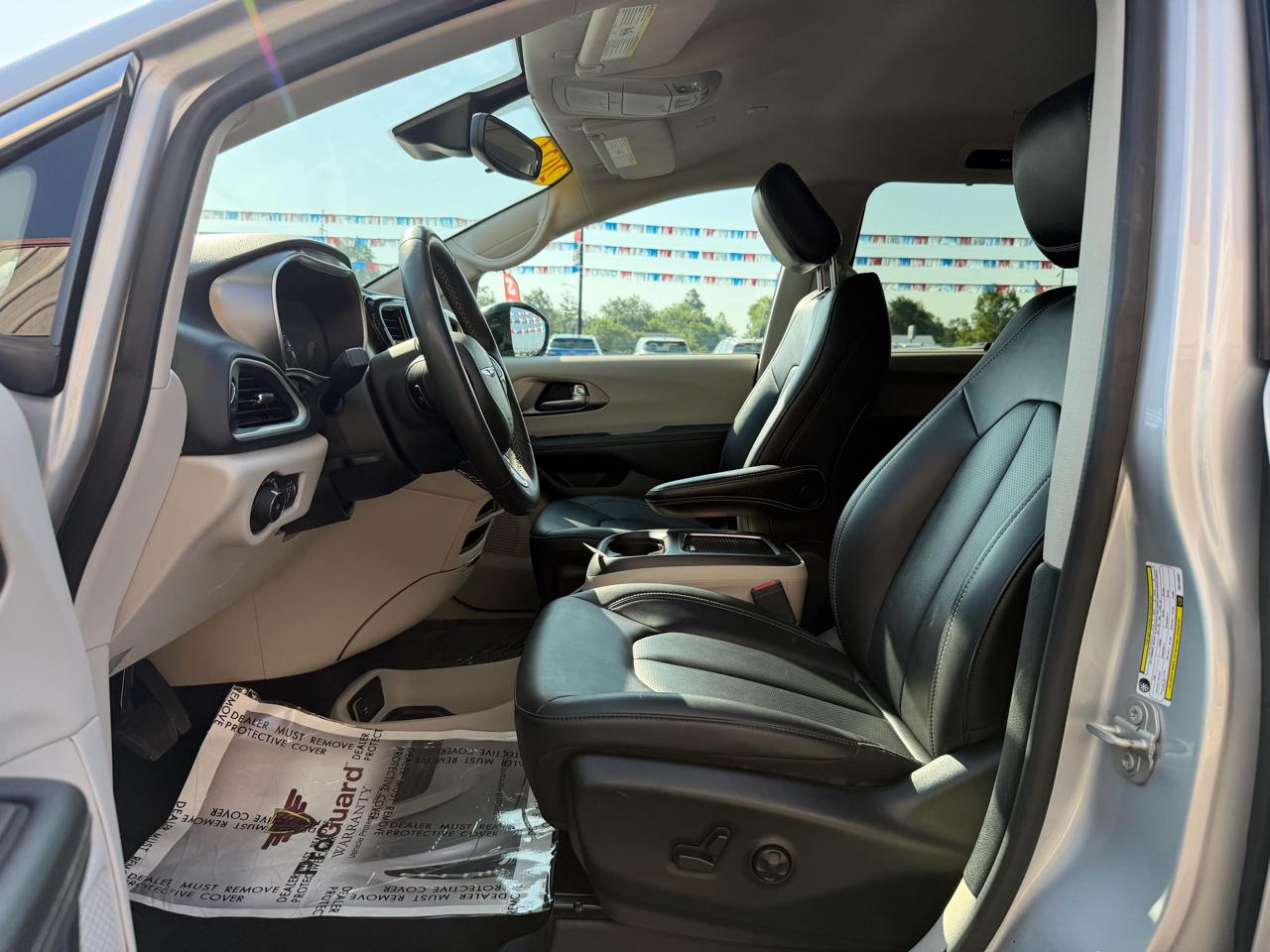 Chrysler Pacifica Touring L FWD 2024