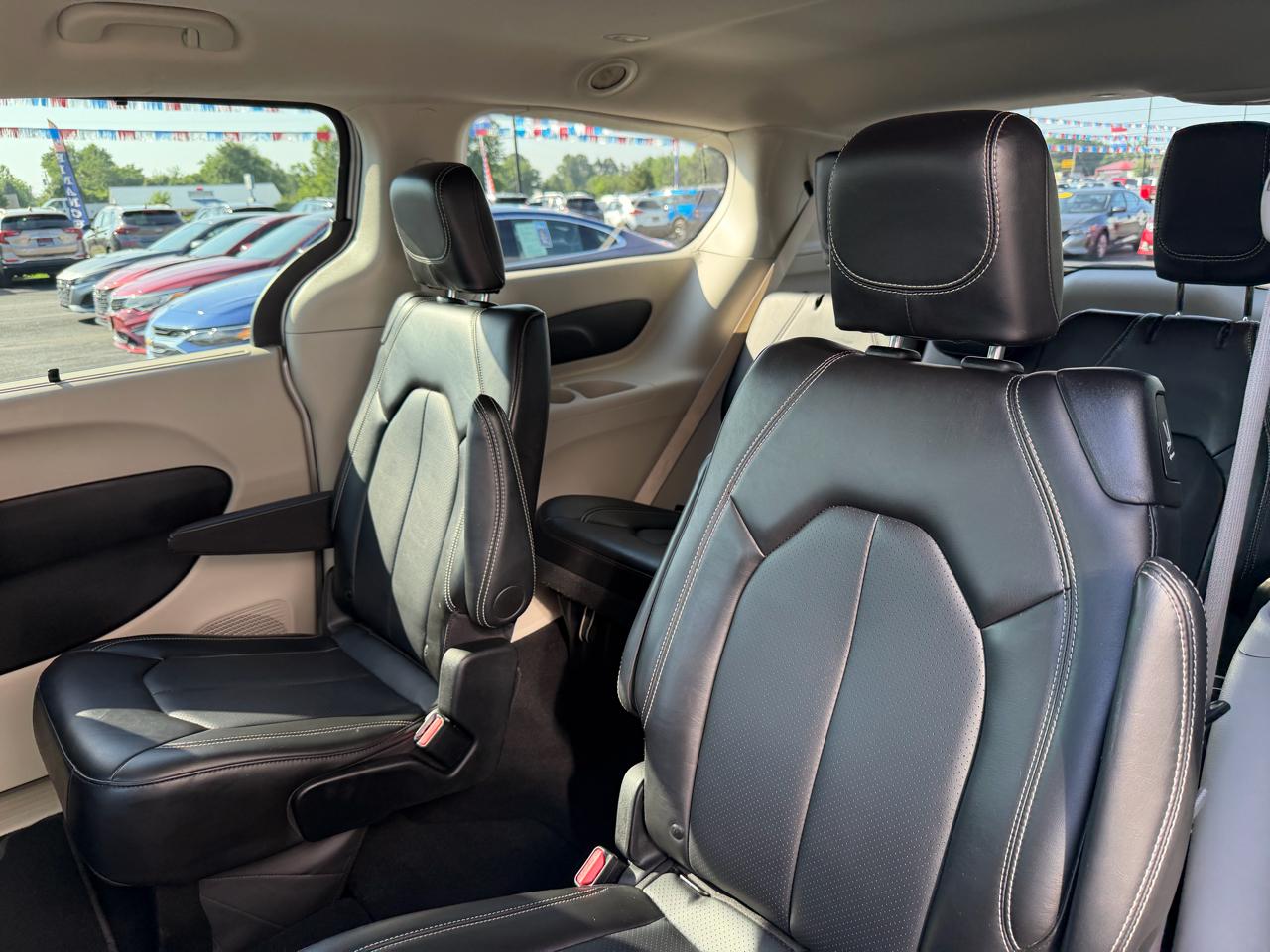 Chrysler Pacifica Touring L FWD 2024