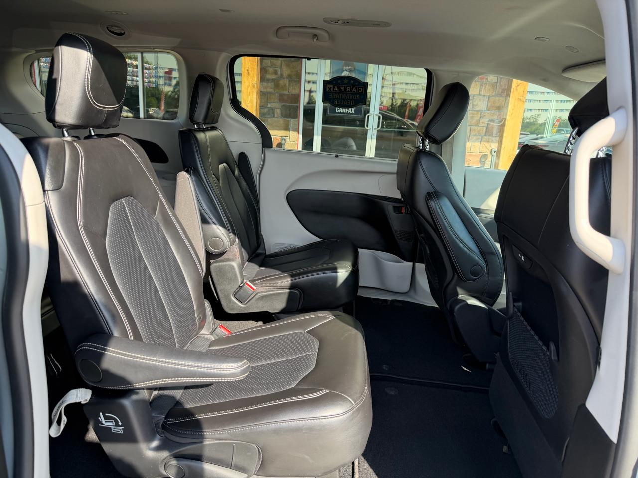 Chrysler Pacifica Touring L FWD 2024