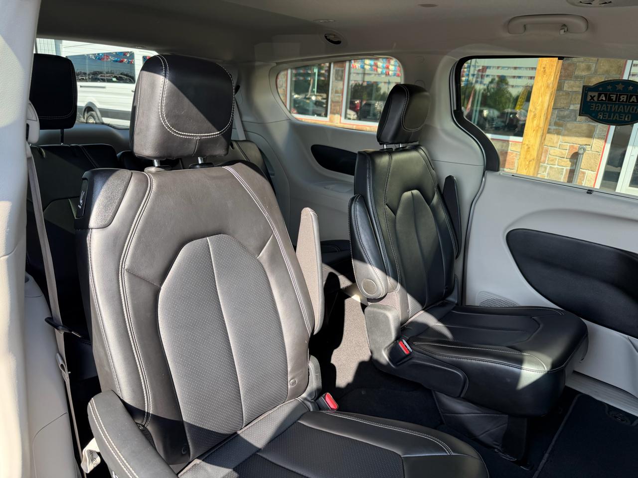 Chrysler Pacifica Touring L FWD 2024