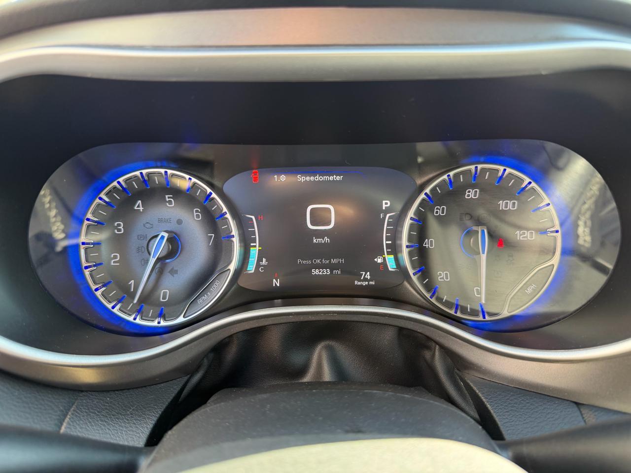 Chrysler Pacifica Touring L FWD 2024