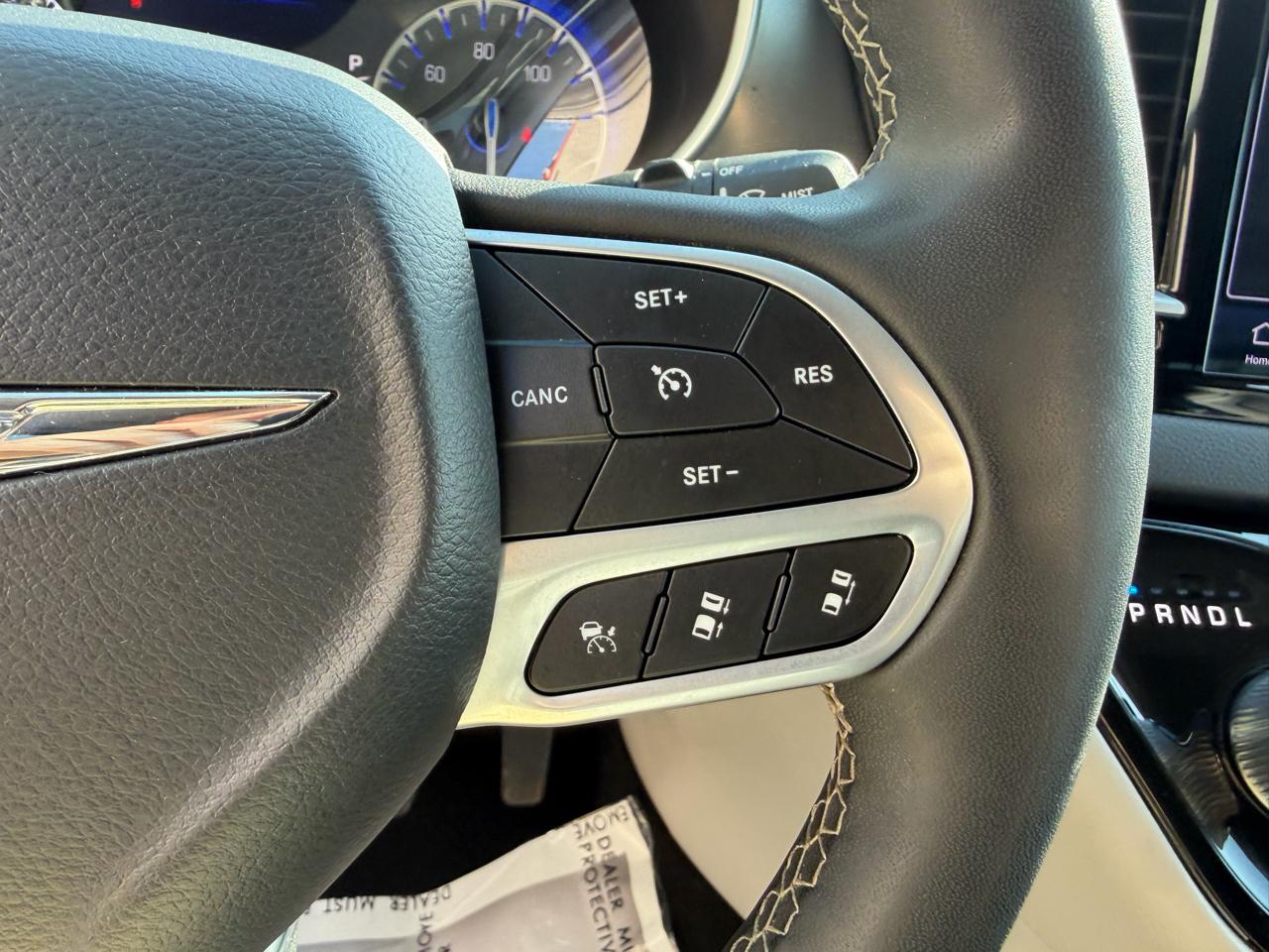 Chrysler Pacifica Touring L FWD 2024