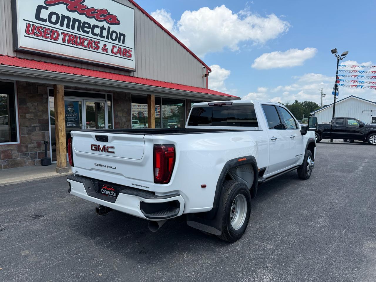 GMC Sierra 3500HD 4WD Crew Cab 172" Denali 2022