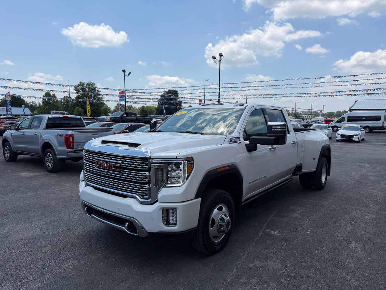 GMC Sierra 3500HD 4WD Crew Cab 172" Denali 2022