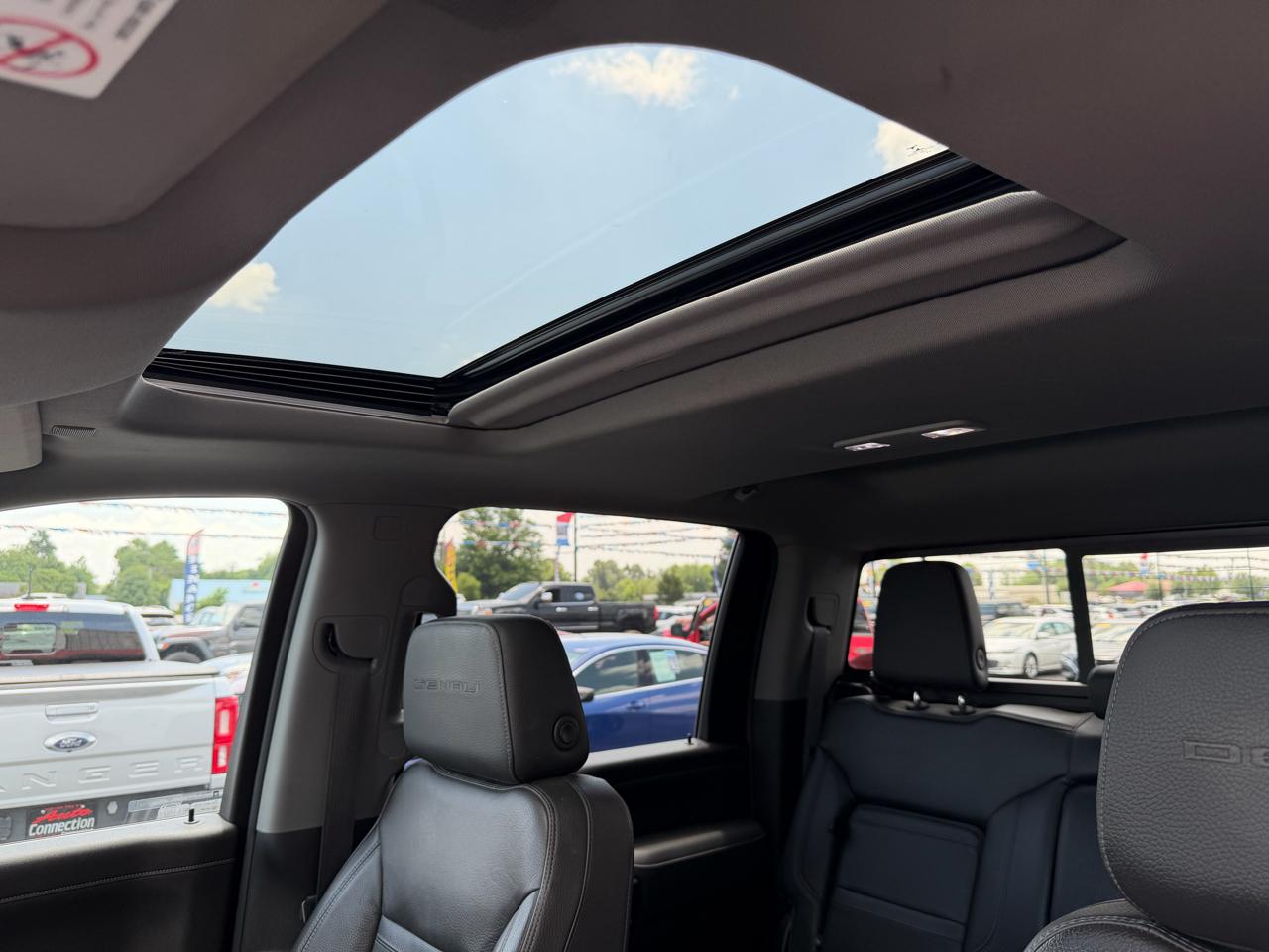 GMC Sierra 3500HD 4WD Crew Cab 172" Denali 2022