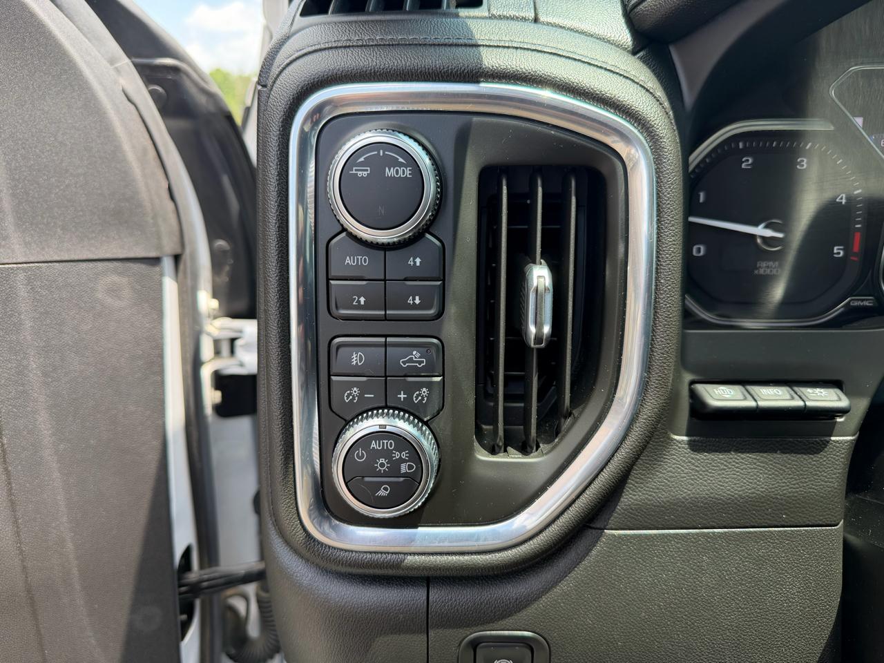 GMC Sierra 3500HD 4WD Crew Cab 172" Denali 2022