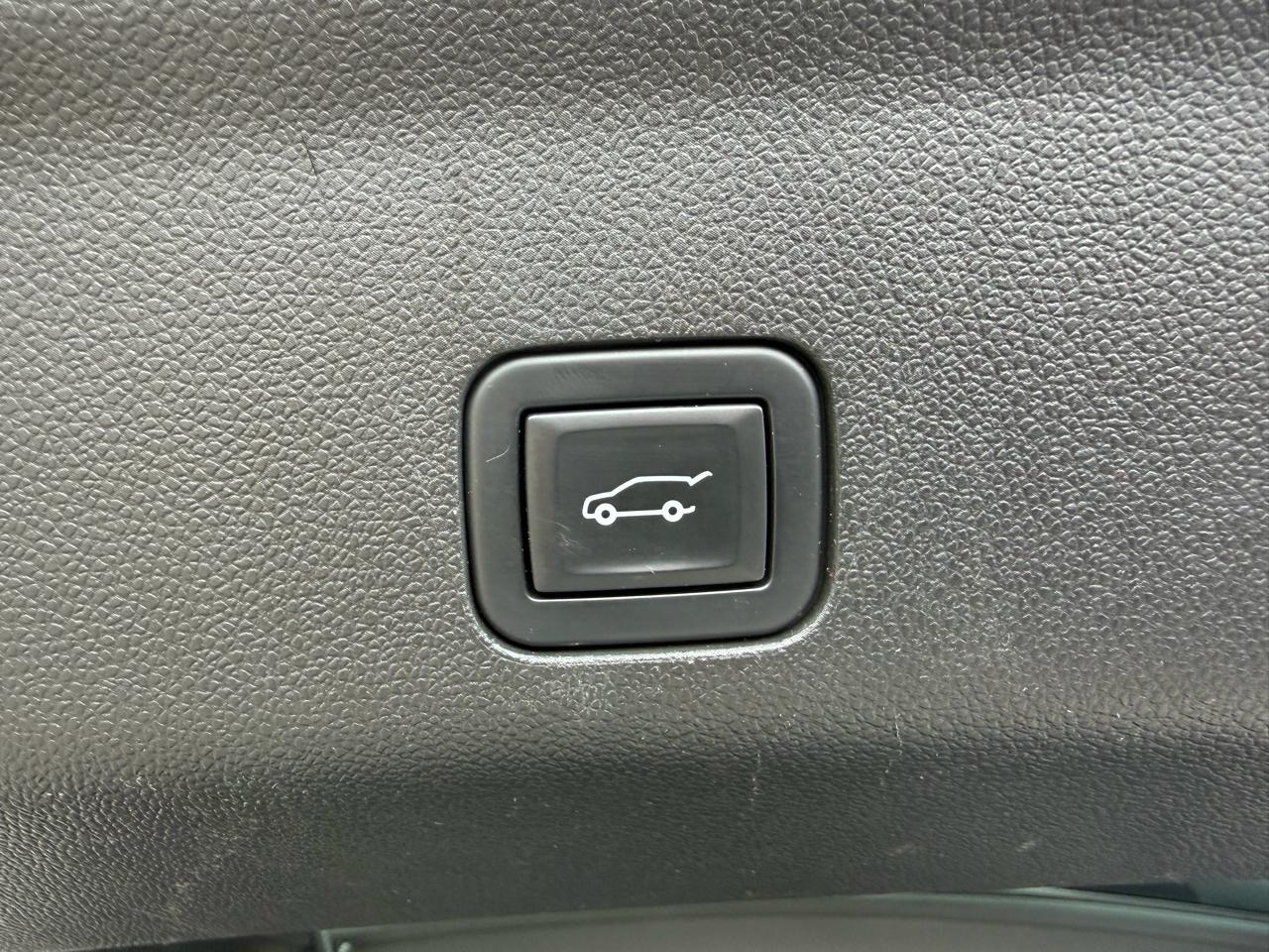 Chevrolet Tahoe 4WD 4dr High Country 2021