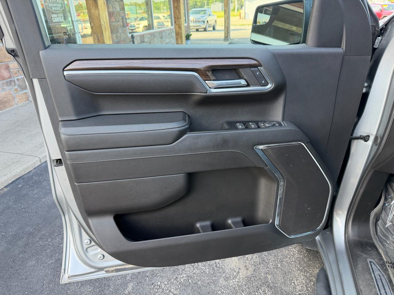 Chevrolet Silverado 1500 4WD Crew Cab 147" RST 2024