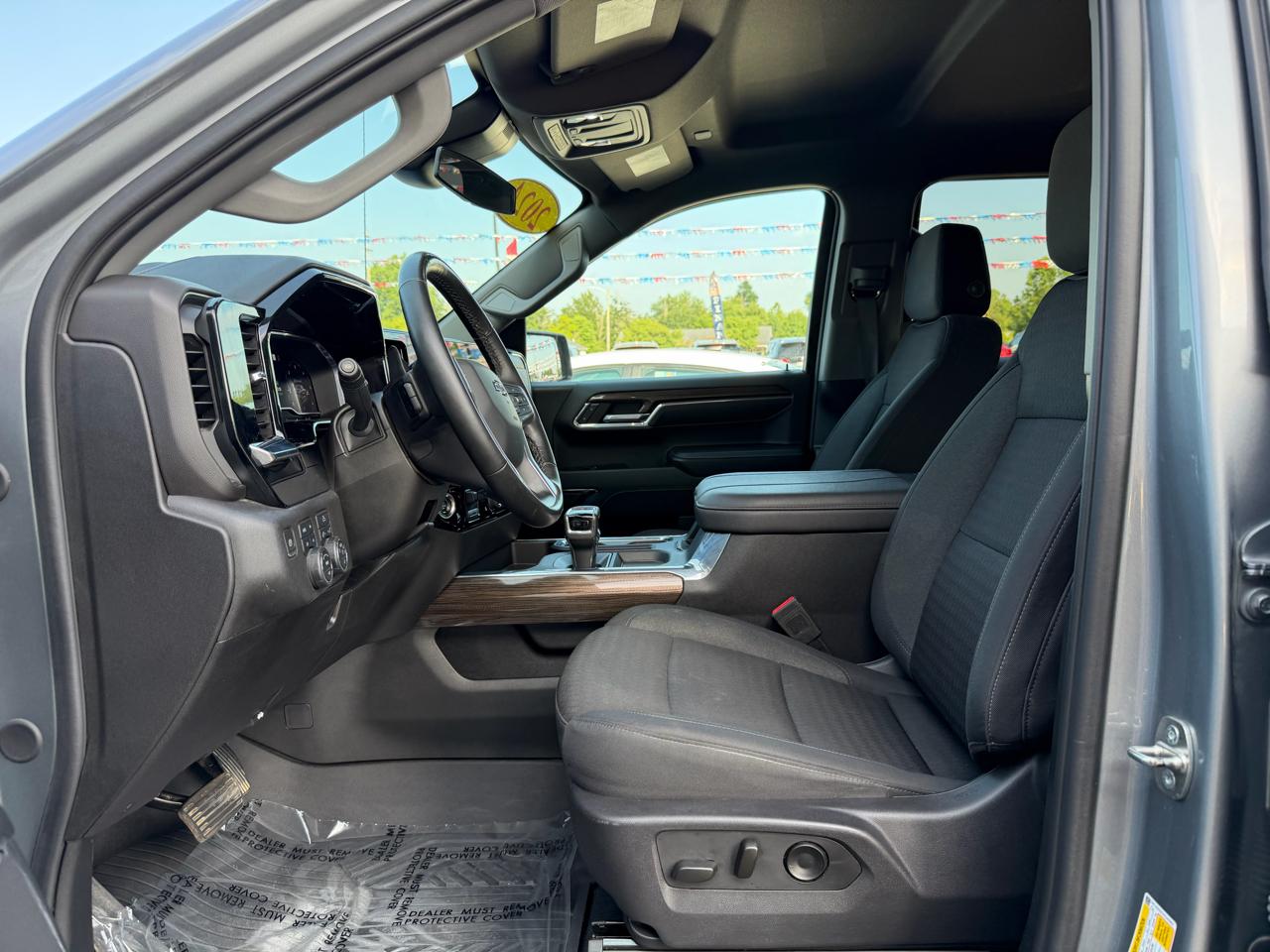 Chevrolet Silverado 1500 4WD Crew Cab 147" RST 2024