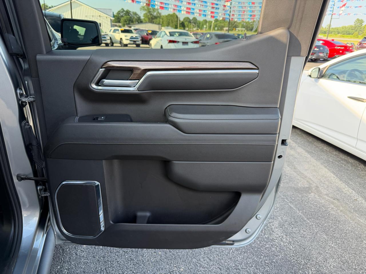 Chevrolet Silverado 1500 4WD Crew Cab 147" RST 2024