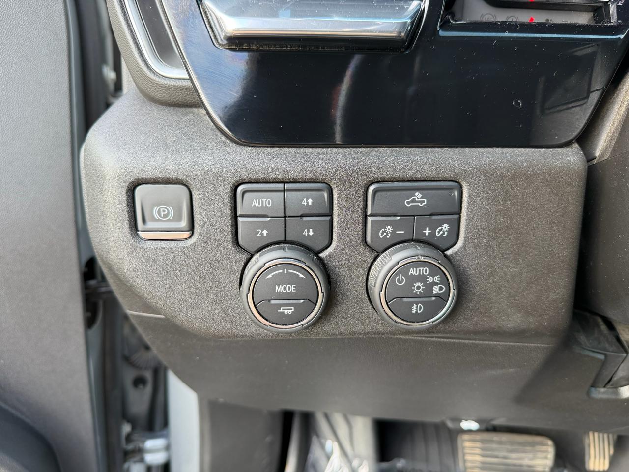 Chevrolet Silverado 1500 4WD Crew Cab 147" RST 2024