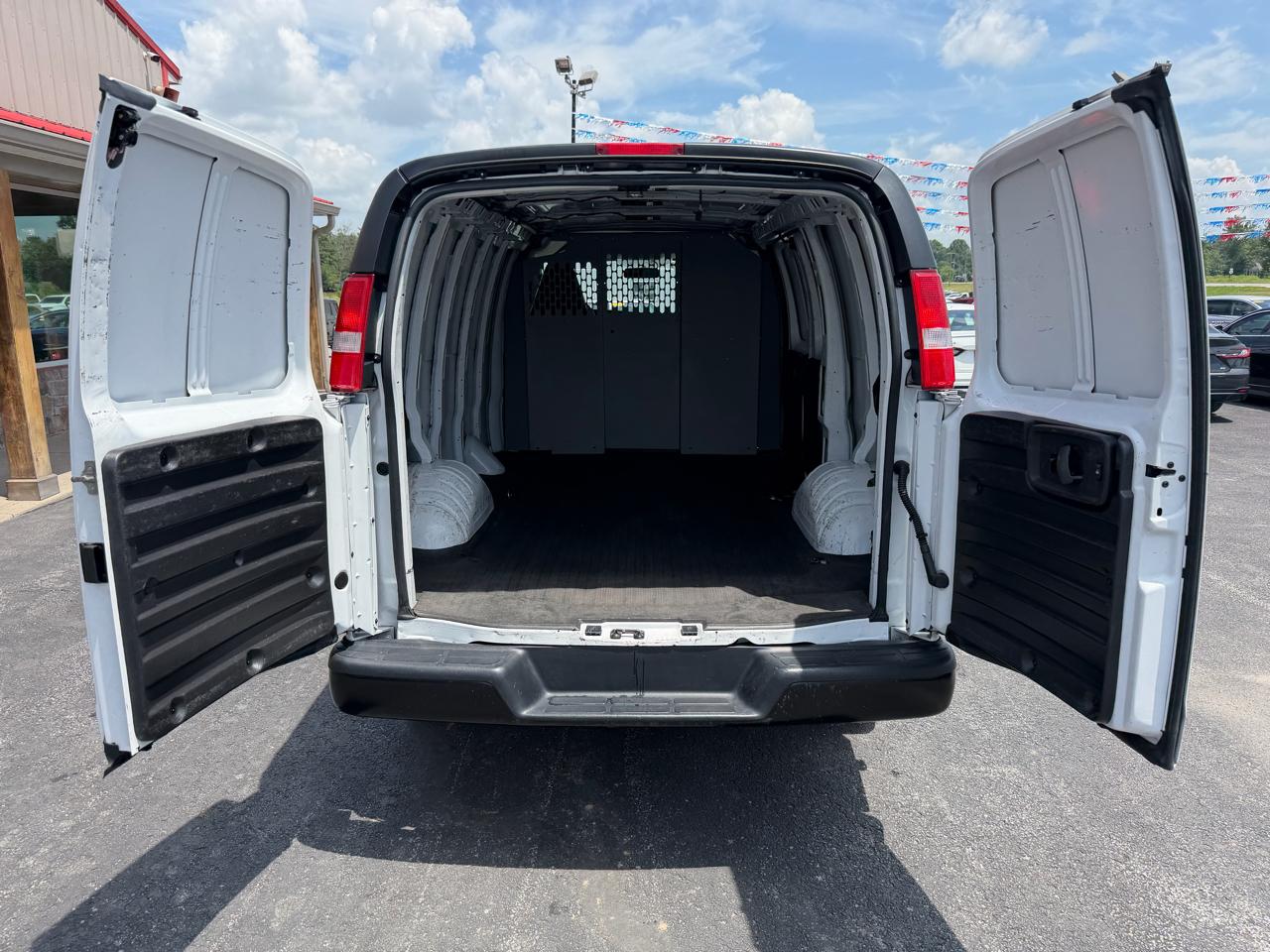 Chevrolet Express Cargo Van RWD 2500 135" 2022