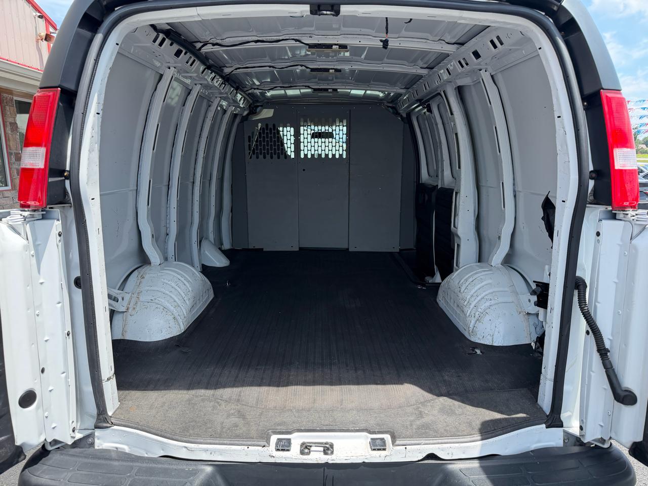 Chevrolet Express Cargo Van RWD 2500 135" 2022