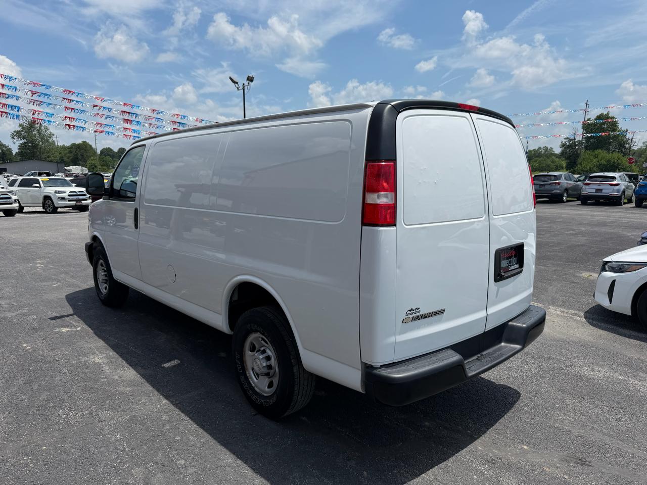Chevrolet Express Cargo Van RWD 2500 135" 2022