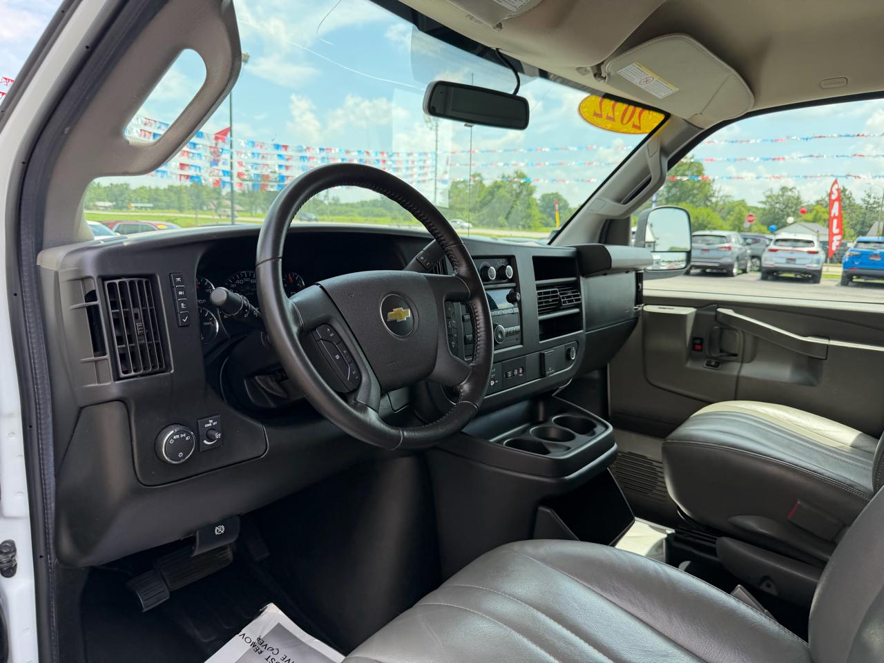 Chevrolet Express Cargo Van RWD 2500 135" 2022