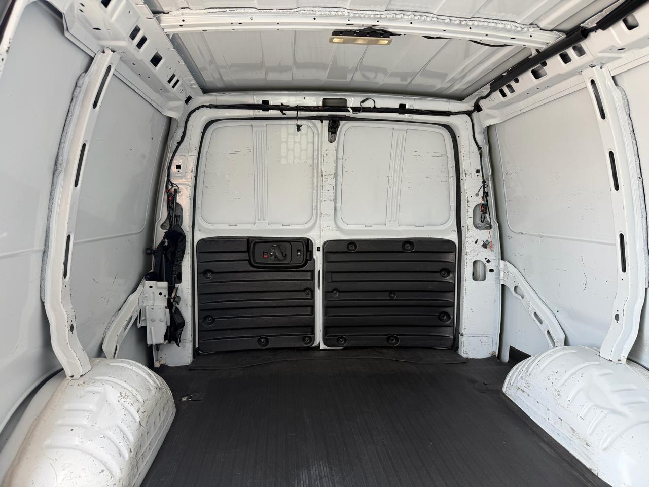 Chevrolet Express Cargo Van RWD 2500 135" 2022