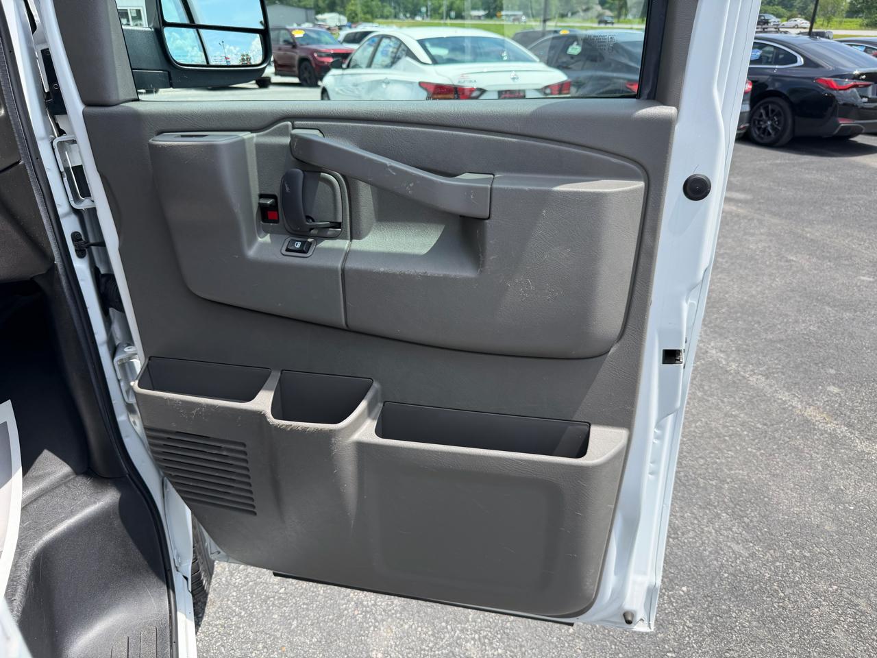 Chevrolet Express Cargo Van RWD 2500 135" 2022