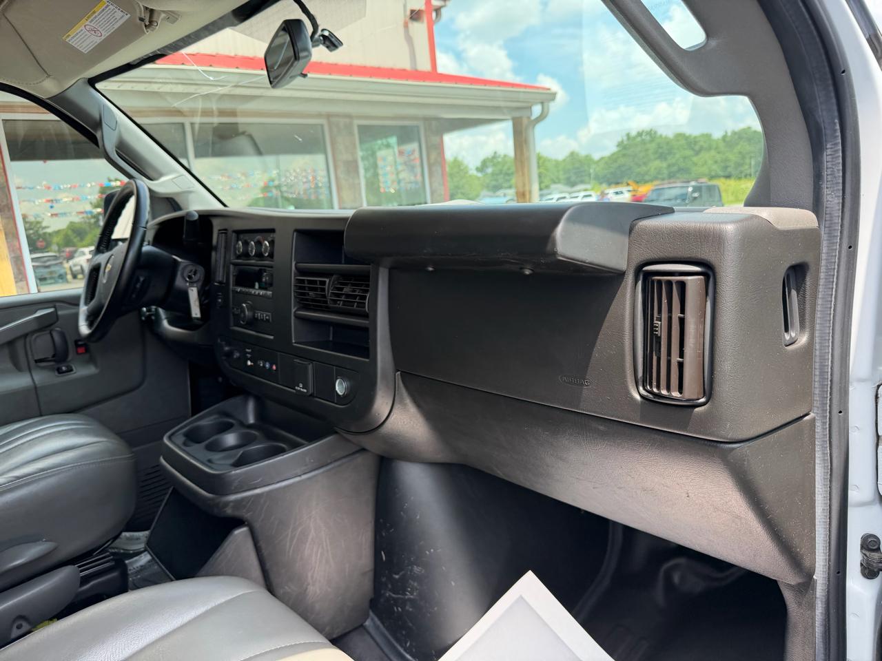 Chevrolet Express Cargo Van RWD 2500 135" 2022