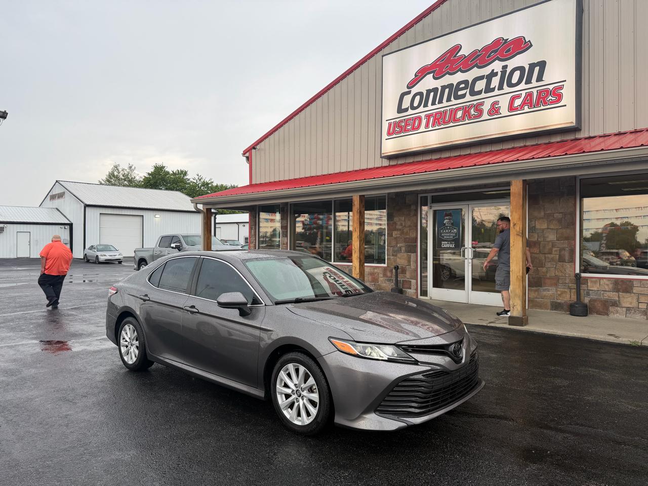2020 Toyota Camry LE Auto (Natl)
